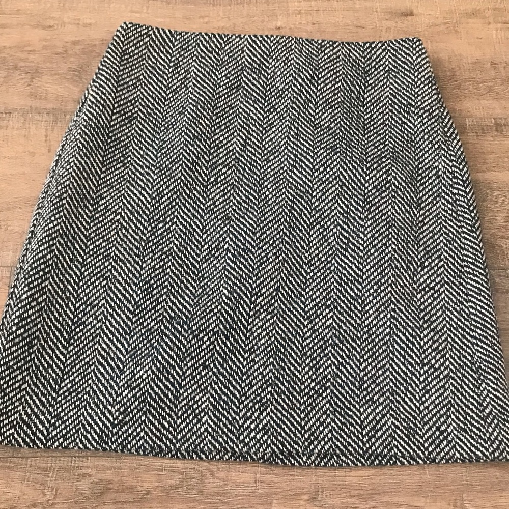 5/$25 Loft Green Tweed Skirt classic fall/winter skirt w/lining